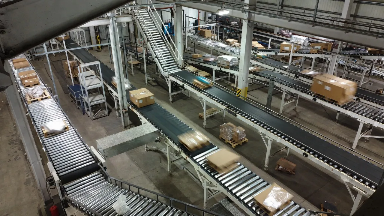 Belt conveyor gearbox maintenance oil sampling lubrication service